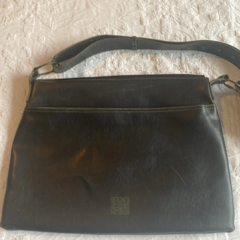 Matt & Nat Vegan Leather Messenger Bag, Sustainable and Cruelty-Free